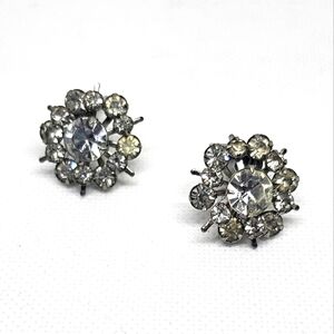 Vintage Clear Rhinestone Star Flower Clip On Earrings.